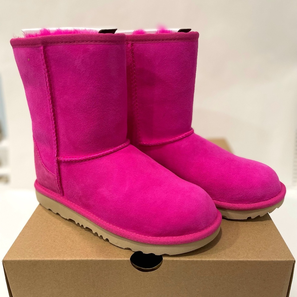 UGG Kids Classic II -Girl (Size:3)-NWT